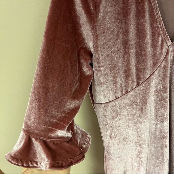 👠Prettylittlething rose velvet frill hem v neck dress Sz 12 - Picture 6 of 9